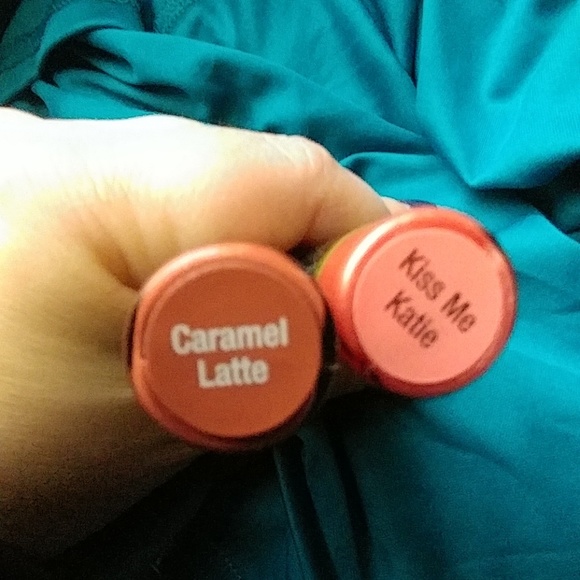 Lipsense bundle - Picture 2 of 3